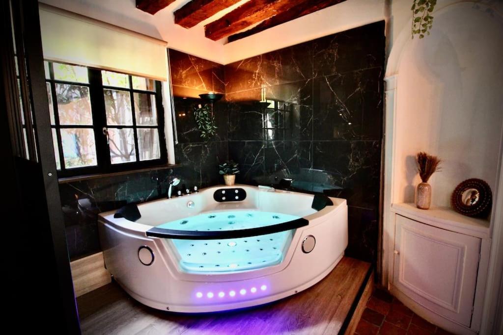 Le Spa Gustave - Sauna, Jacuzzi & Terrasse A Rouen Bagian luar foto